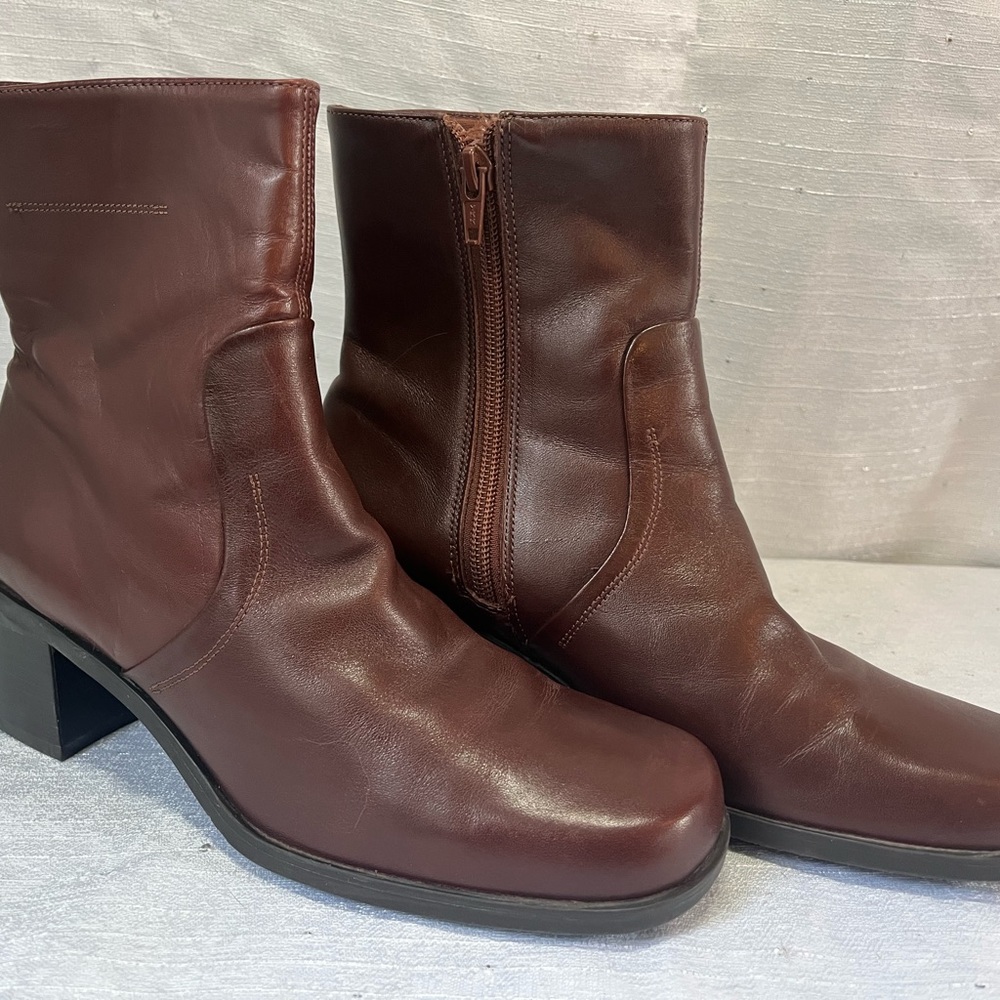 NATURALIZER WOMENS ANKLE BOOTS LEATHER FEMALE ADULT 7 1/2M BROWN SOLID S37 USED